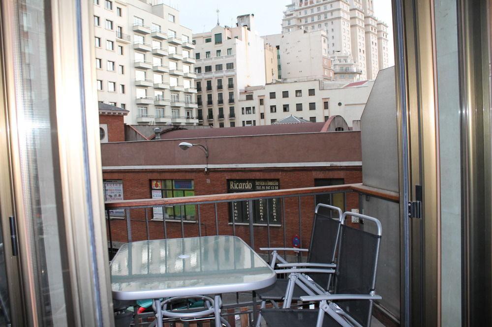Apartamentos Rialto Madrid Exterior photo