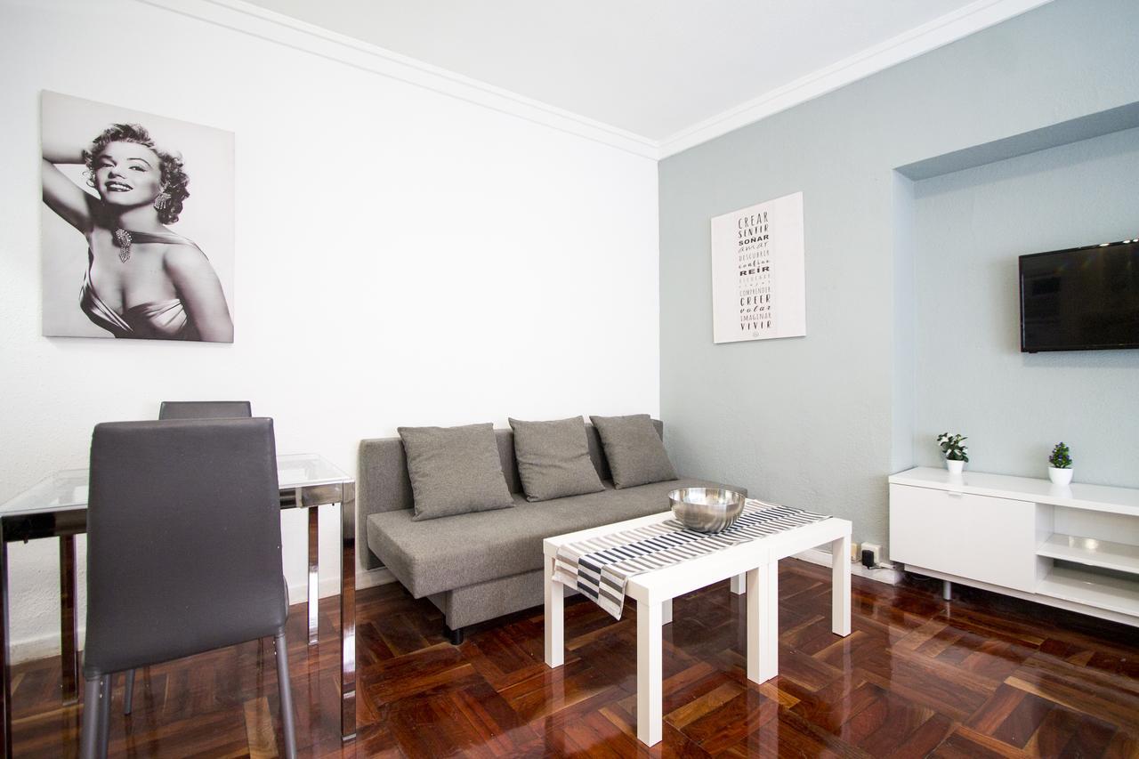 Apartamentos Rialto Madrid Exterior photo